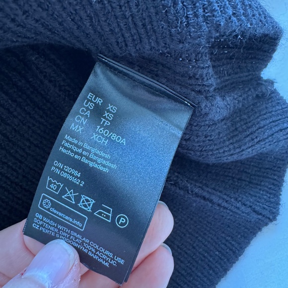 H&M Black Ribbed Turtleneck Sweater | Size XS | NWT - Picture 3 of 4